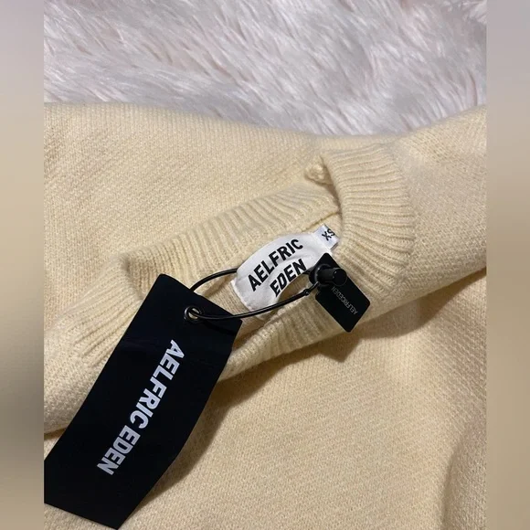 NWT Aelfric Eden Sunflowers & Self-portrait of Van Gogh WORKS OF ART Sweater - Picture 9 of 9